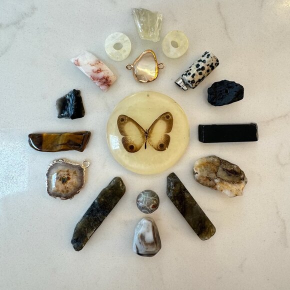 Natural Stone and Crystal Pendant Lot - Picture 8 of 11